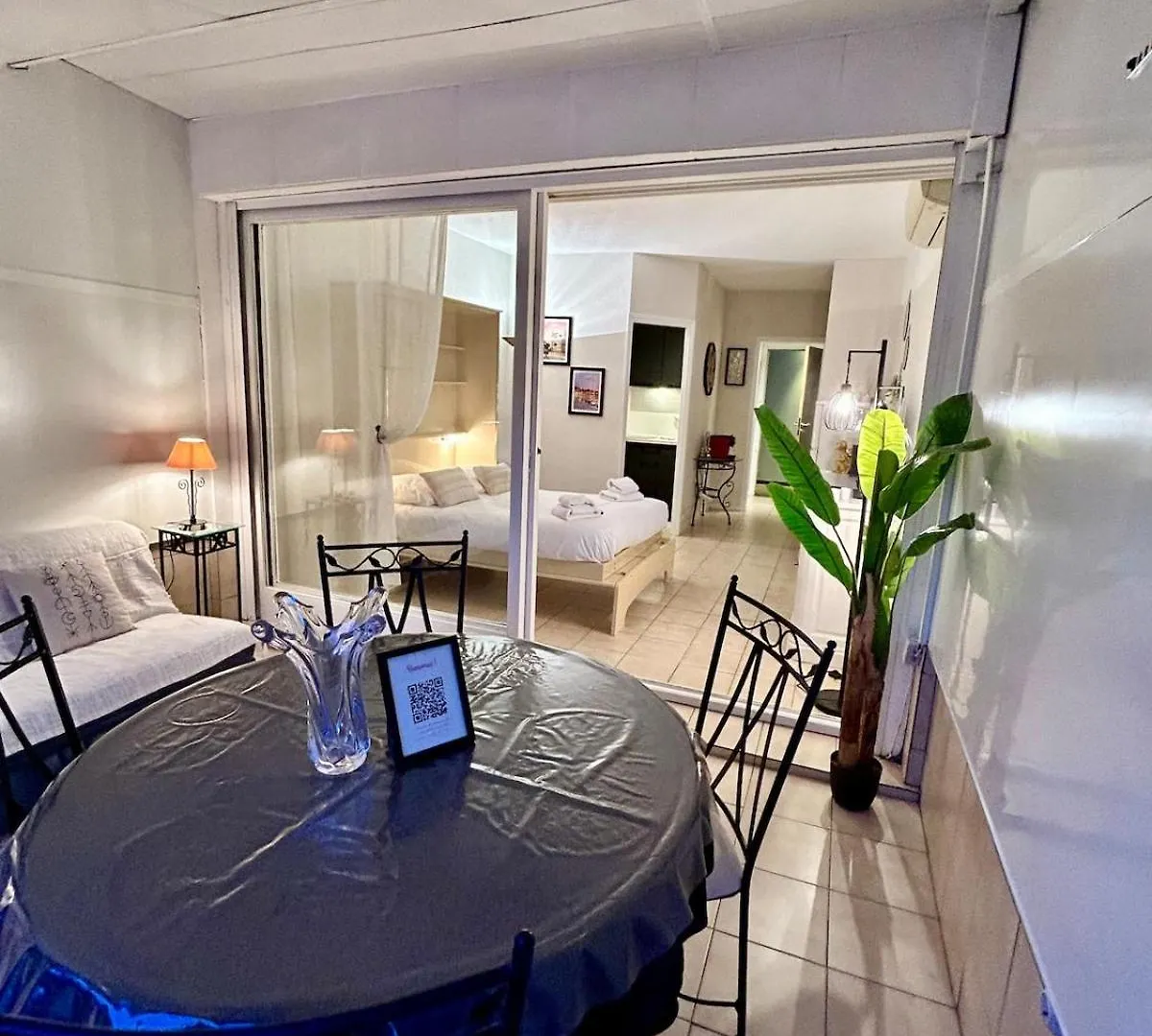 Cosy Studio Near La Croisette And The Beach Cannes France